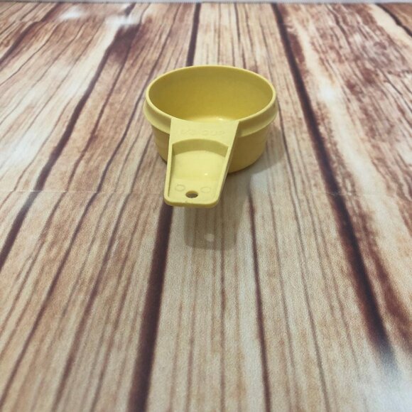 Vintage Tupperware Harvest Gold Nesting Measuring Cup 1/3 CUP Replacement 765-2 - Picture 7 of 13